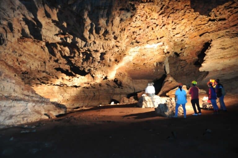 CAVERNA DO JABUTI – A MAIOR CAVERNA DE MATO GROSSO EM CURVELÂNDIA